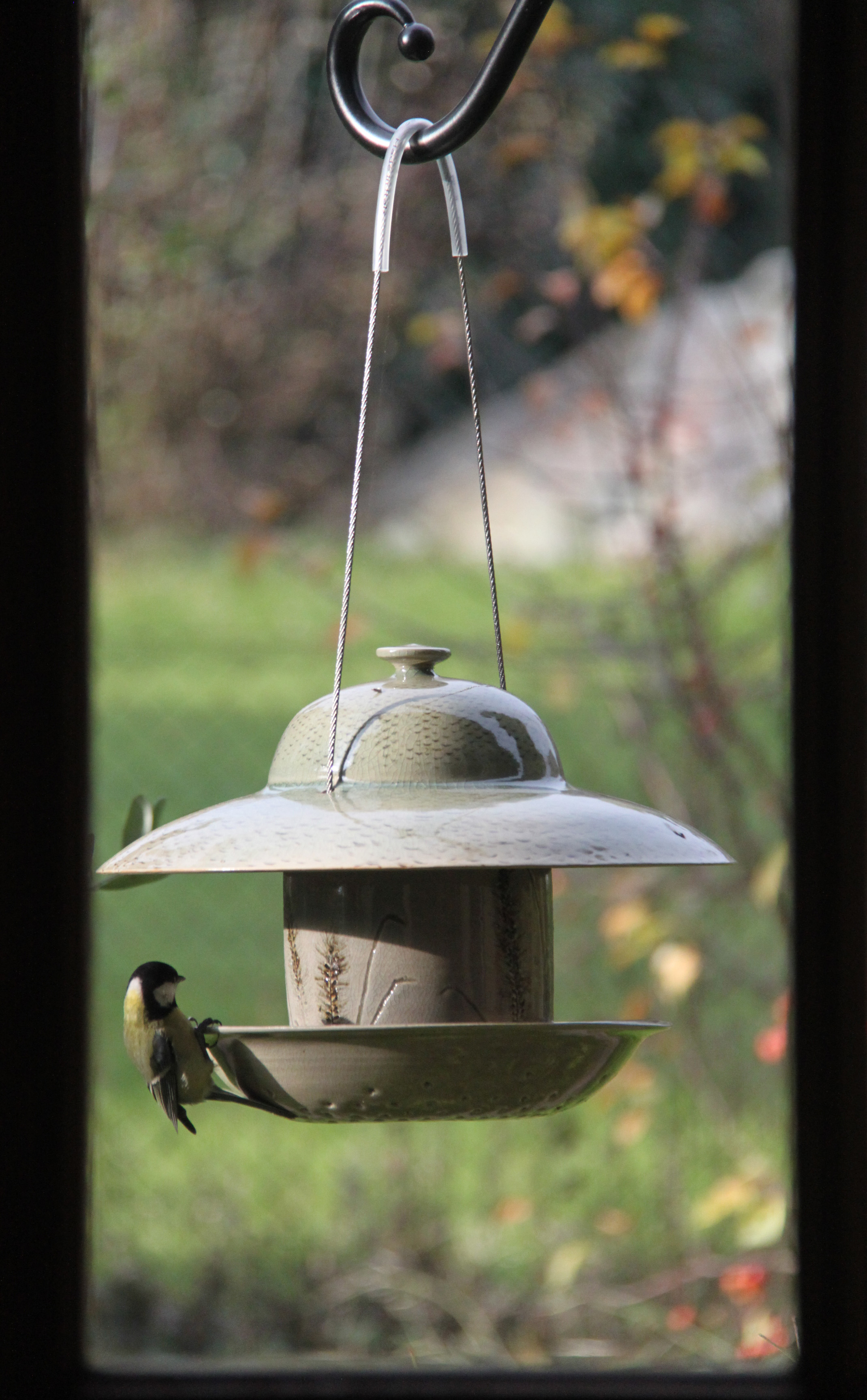 Mangeoire à oiseaux en grès - couvercle amovible pour l'approvisionement